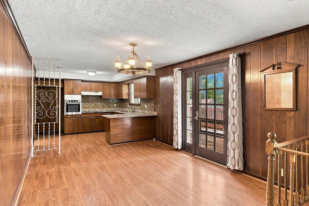 The Oakridge Villa - Kitchen
